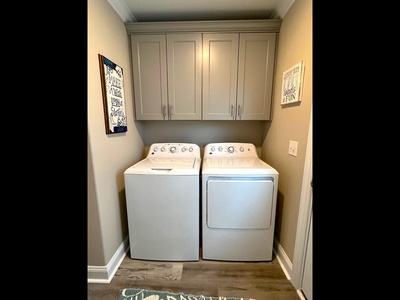 Washer/Dryer - Downstairs