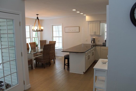 Kitchen / Dining Area