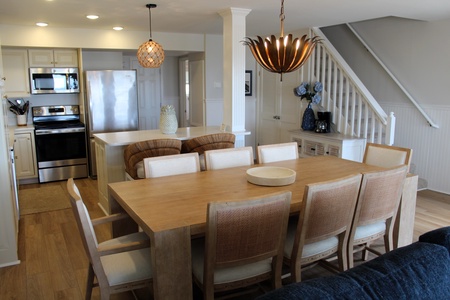 Dining Kitchen Area 1