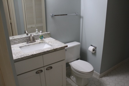 Bathroom 2-1