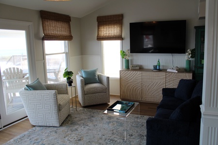 Living Area 2