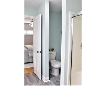 Jack n Jill Bath Upstairs Shared BR 3&4