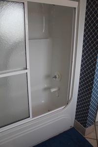 Bathroom 4 - Tub/Shower Combo