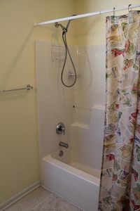 Bathroom 3 Upstairs Tub/Shower