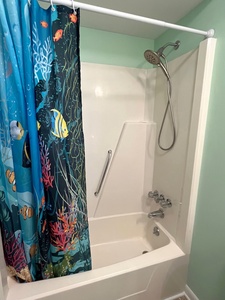 bathroom 2 tub-shower