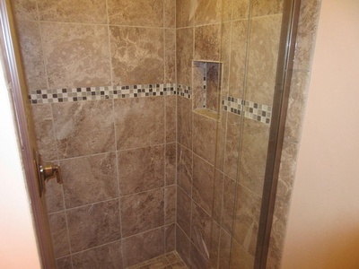 Bedroom 2 - Shower 