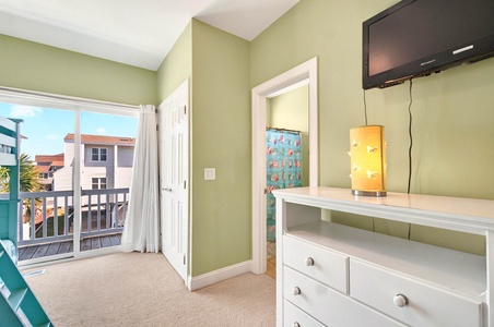 Bedroom 3-3