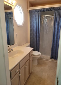 Bathroom 4 - Private 