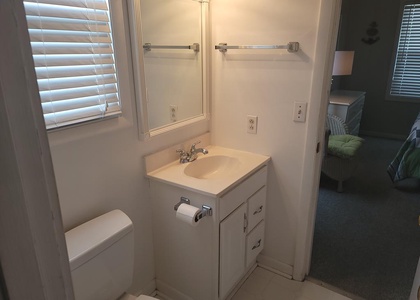 Bathroom 1 (Shared Bedrooms 1 & 2)