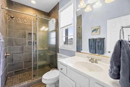 Bathroom 2-1