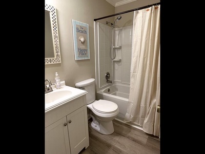 Hall Bath - Tub/Shower Combo