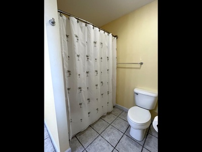 Bedroom 2 Private Bath - Tub/Shower