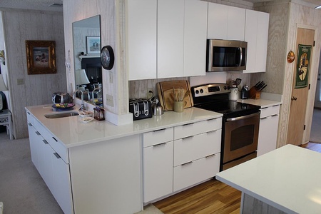 Kitchen - Wet Bar Area