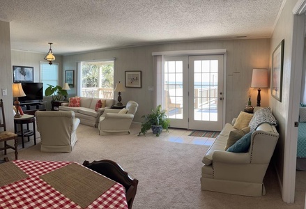 Upstairs Living Area