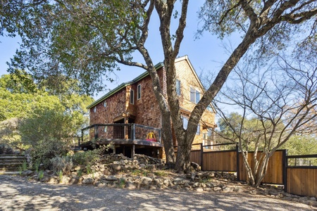 Sonoma Oak Haven *LONG TERM LEASE ONLY*