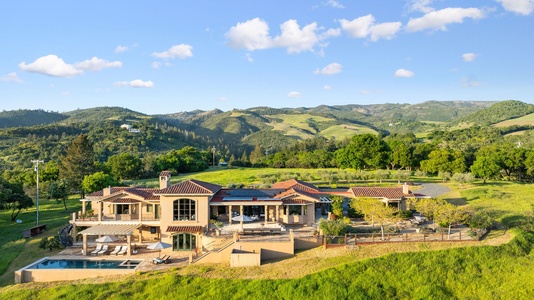 Heart Of Oaks Hilltop Hacienda