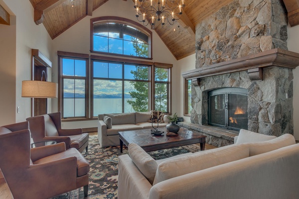 Carnelian Haus - Lakefront