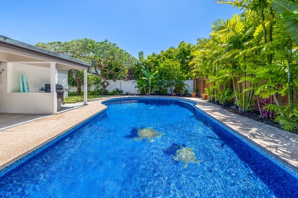 Crystal clear pool, perfect for soaking under the Hawaii sun!