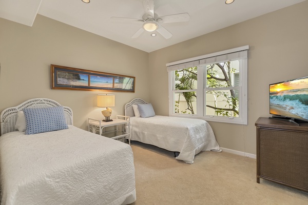 Guest Bedroom with two twin beds.