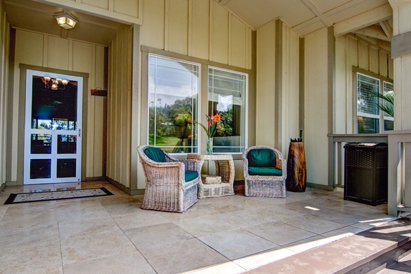 The front lanai is a great little retreat