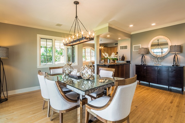 The dining room and bar area.