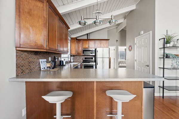 Take your seat on the sleek and stylish countertop.