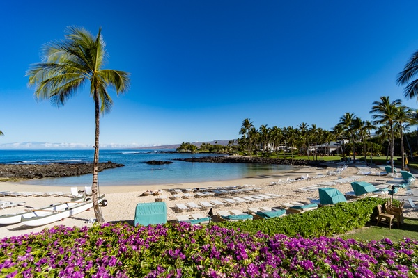 Beach access from Pauoa Beach Club, situated next to the Fairmont Orchid