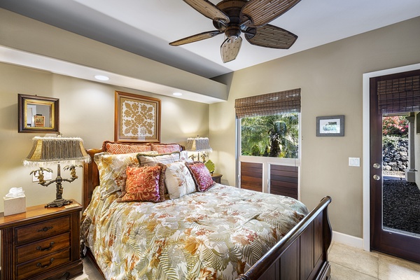 Guest bedroom with exterior access and Queen bed