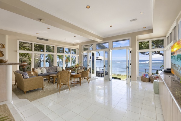 Entrance looking towards Living Room and Oceanside Lanai.