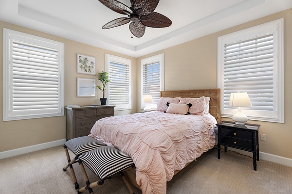 Guest Bedroom with queen bed