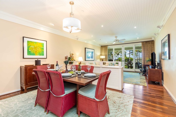 Dining room with seating for 6