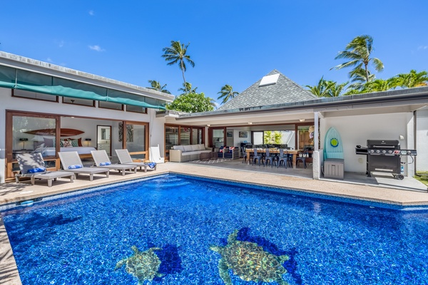 View back towards the primary and covered lanai