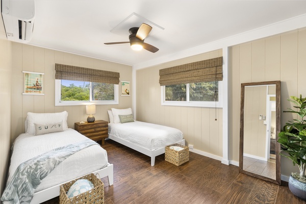 Upstairs second bedroom with twin beds