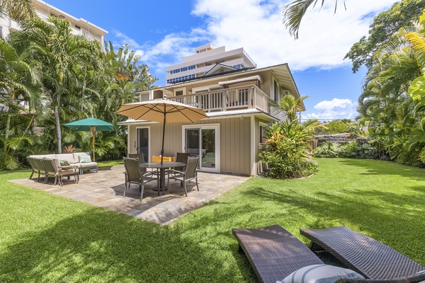 Large garden with outdoor furniture