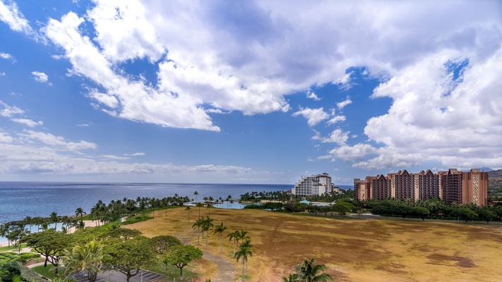 A lovely way to live on the lanai.