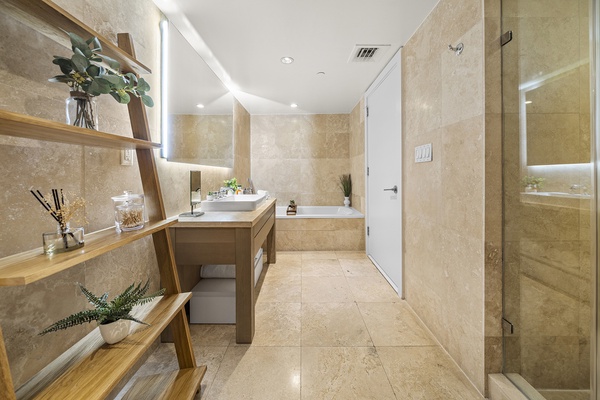 1 Hotel & Homes 1412