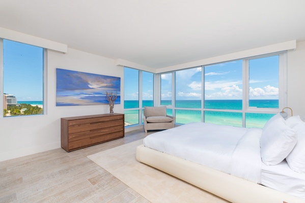 1 Hotel & Homes 1019