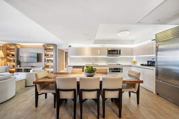 1 Hotel & Homes 1207