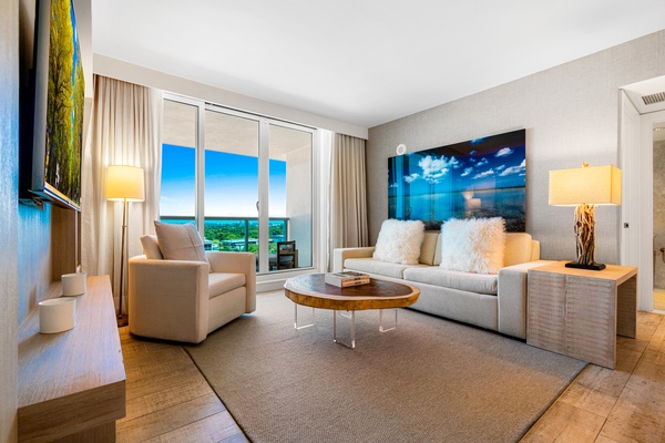 1 Hotel & Homes 1045