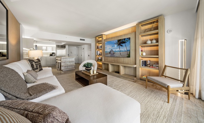 1 Hotel & Homes 1112