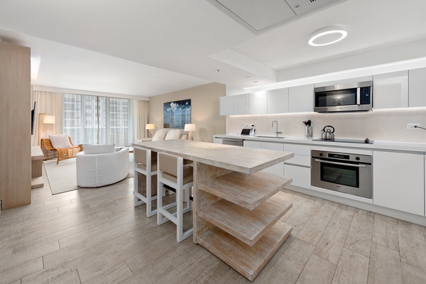 1 Hotel & Homes 1110