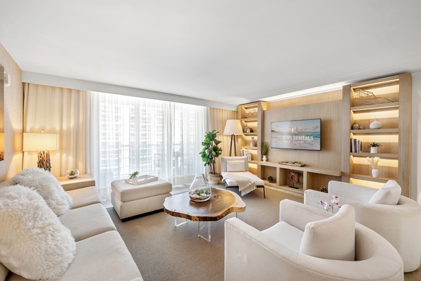 1 Hotel & Homes 1207