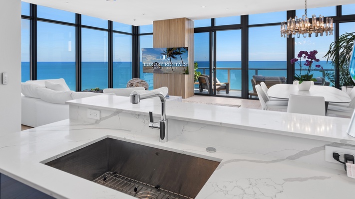 W South Beach 2006/UPH-6