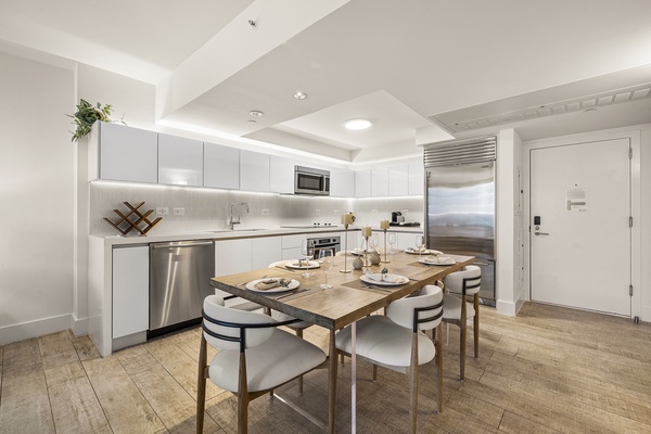 1 Hotel & Homes 1412