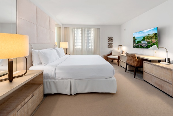 1 Hotel & Homes 1007