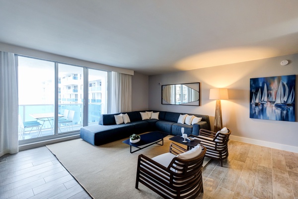 1 Hotel & Homes 1522