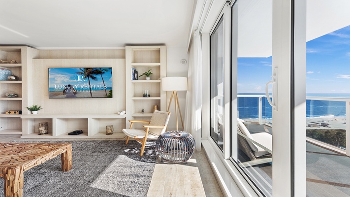 1 Hotel & Homes 1412