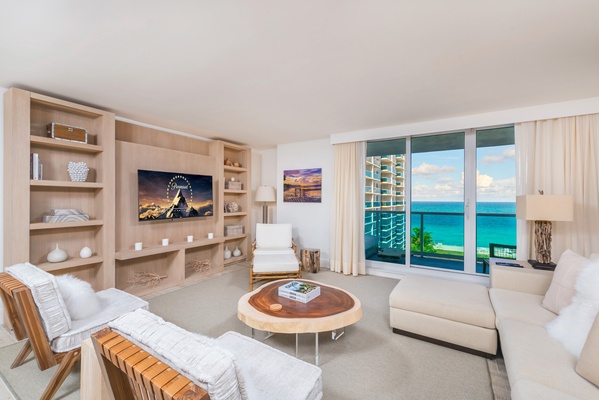 1 Hotel & Homes 1040