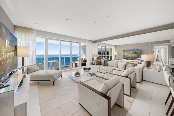 1 Hotel & Homes PH1718