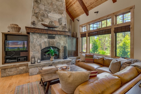 Holly Hideaway